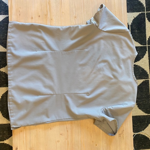 FIGS womens cement casma three pocket scrub top SMALL - Picture 3 of 5